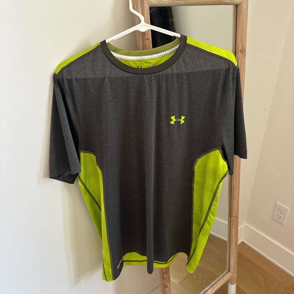 Under Armour Men’s Short Sleeve Performance Shirt - Charcoal & Neon Yellow